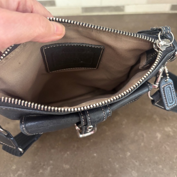 Vintage Coach Hamptons Black Leather Swingpack Crossbody Purse - Picture 4 of 4